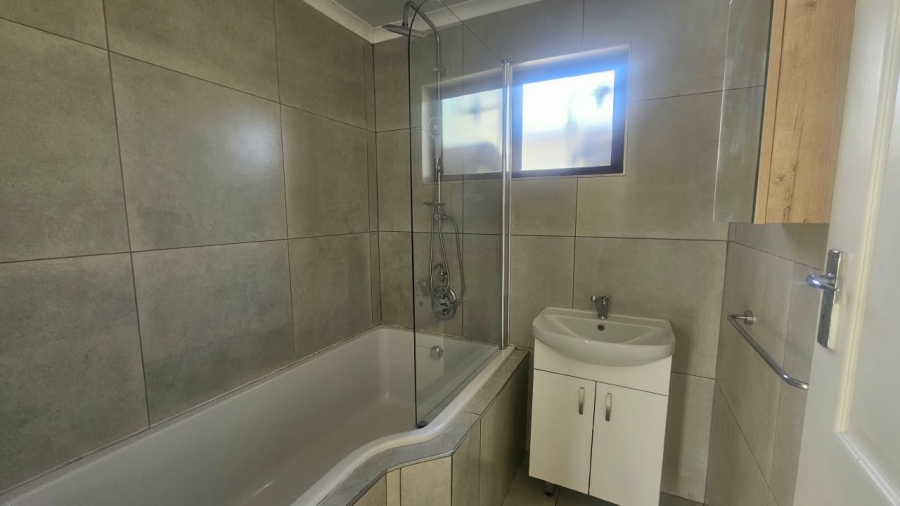 To Let 3 Bedroom Property for Rent in Riebeeckstad Free State